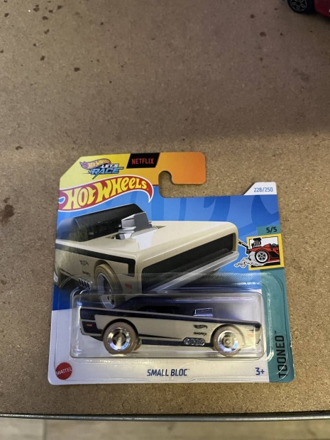 Hot Wheels 2024 - Netflix Small Bloc j