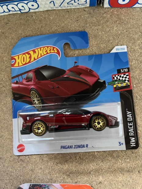 Hot Wheels 2024 - Pagani Zonda R bord j