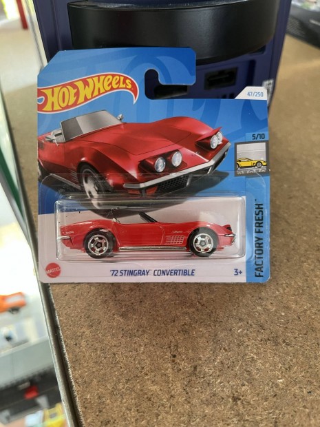 Hot Wheels 2024 - '72 Stingray Convertible piros j