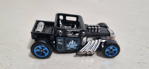 Hot Wheels Bone Shaker