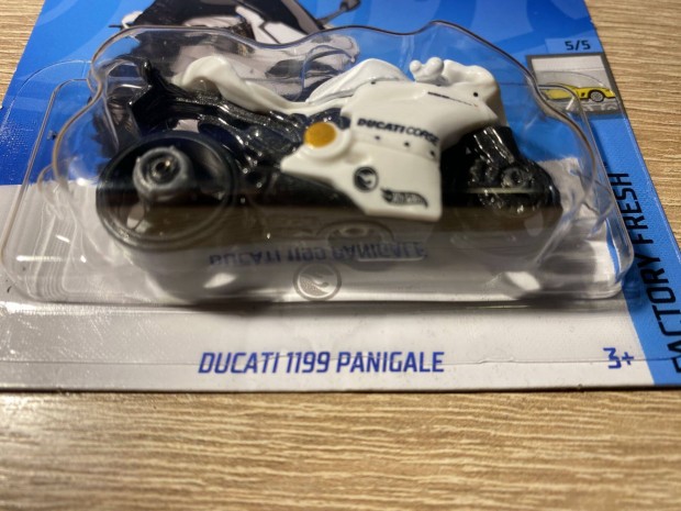 Hot Wheels Ducati 1199 Panigale TH Treasure Hunt (HKL05)