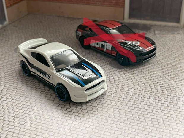 Hot Wheels Ford Mustang GT kisautk