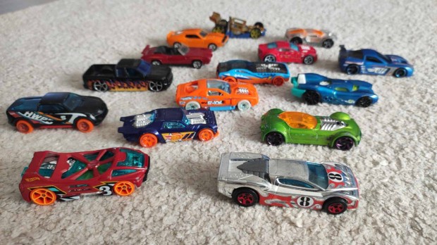 Hot Wheels: 15 darabos kisaut kszlet, hasznlt, 5000 Ft/szett