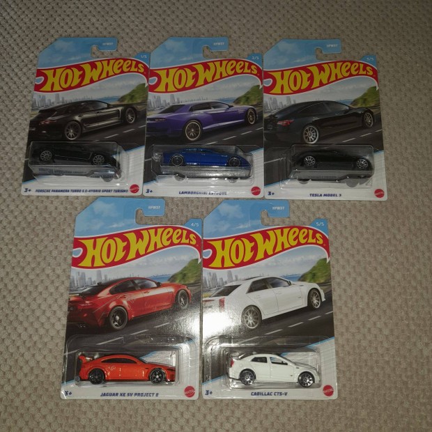 Hot Wheels: 2022 Luxury Sedans 5 darabos sorozat