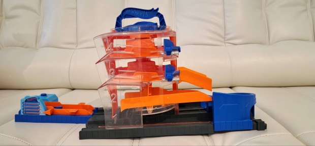 Hot Wheels triplakerk s szuperugrats garzs