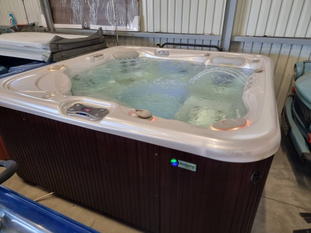 Hotspring Aria 4 szemlyes Jacuzzi / Jakuzzi