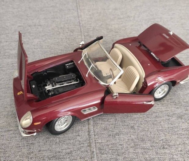 Hotwheels Ferrari 250 GT California 1/18