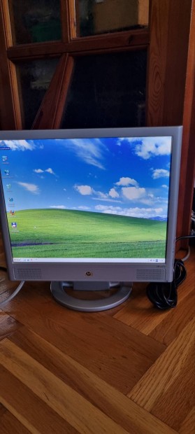 Hp 17"LCD monitor beptett hangszrval 