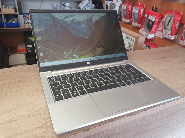 Hp 430 G8 11. Genercis fmhzas laptop Windows 11 Fullhd IPS