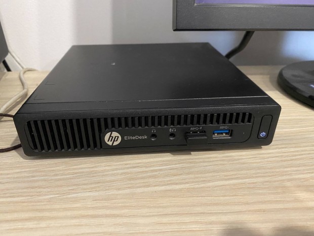 Hp elitedesk pc monitorral