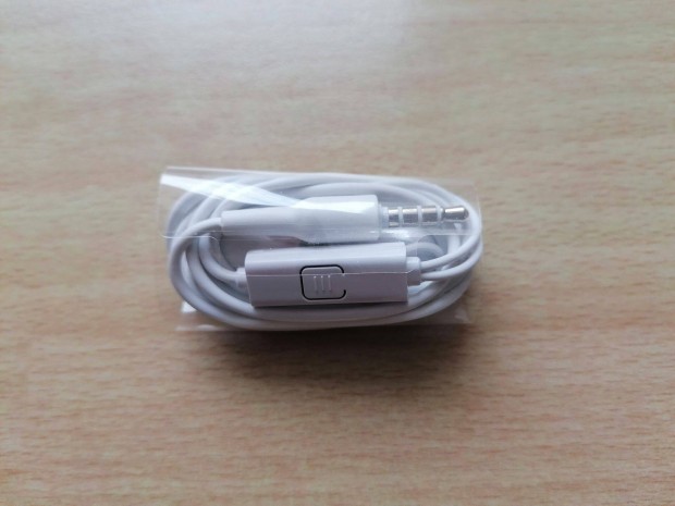 Huawei AM110 sztereó fülhallgató mikrofonnal