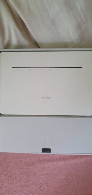Huawei B535-232 router (Hotspot, 300 Mbps, 4G LTE + SIM aljzat)