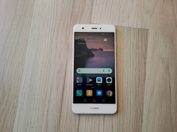 Huawei Nova okostelefon 