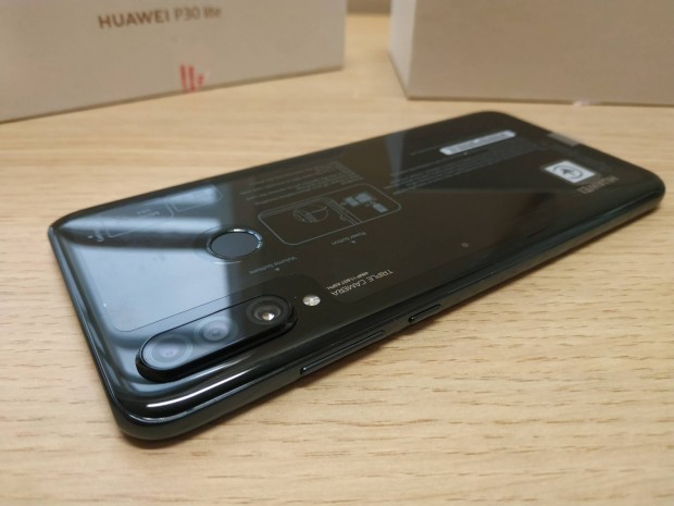 Huawei P30 Lite 4/128GB Dual SIM j Okostelefon Elad (Fekete)