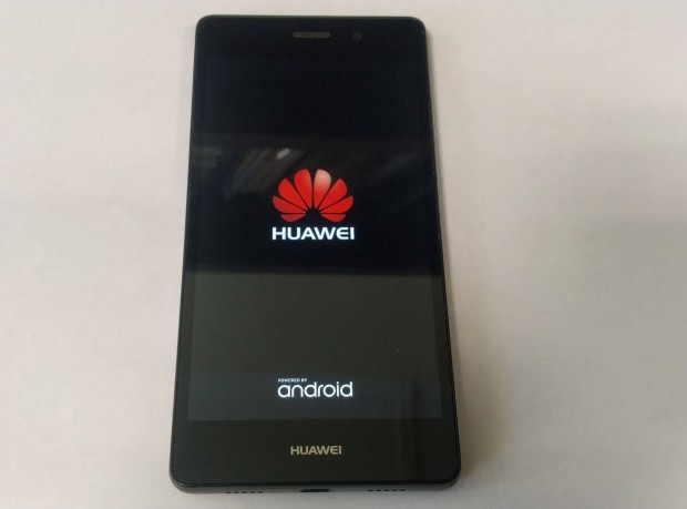 Huawei P8 lite elad