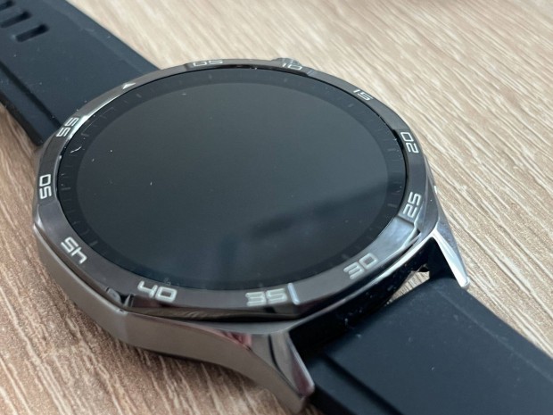 Huawei Watch GT5 46 mm Active, két hetes készülék, kb 23 hó garancia,