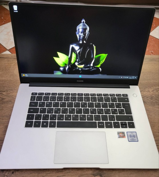 Huawei matebook d15 r7