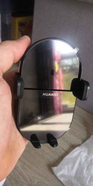 Huawei szupergyors tlt vezetk nlkli auts tlt (max. 50 W )