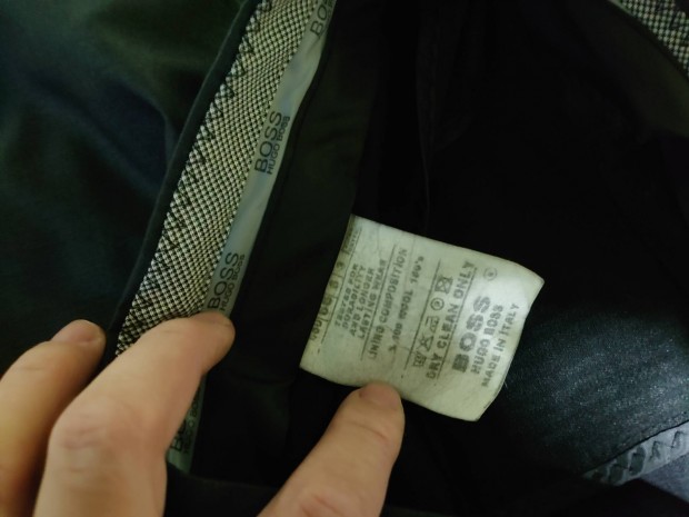Hugo BOSS Super 180s 100% gyapjú öltöny