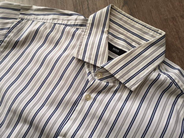 Hugo Boss ing L méretű