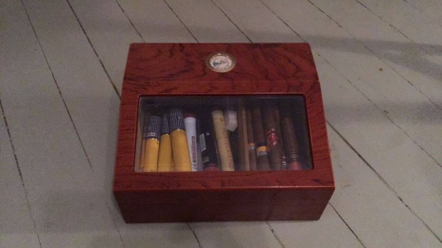 Humidor elad