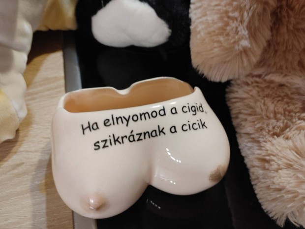 Humoros erotikus hamutart Ha elnyomod a cigid szikrznak a cicik