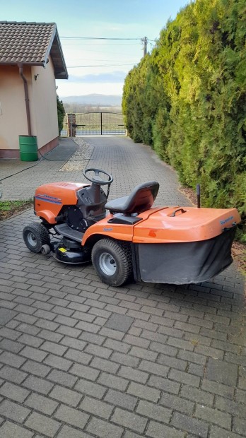 Husqvarna 20le fnyrtraktor elad.