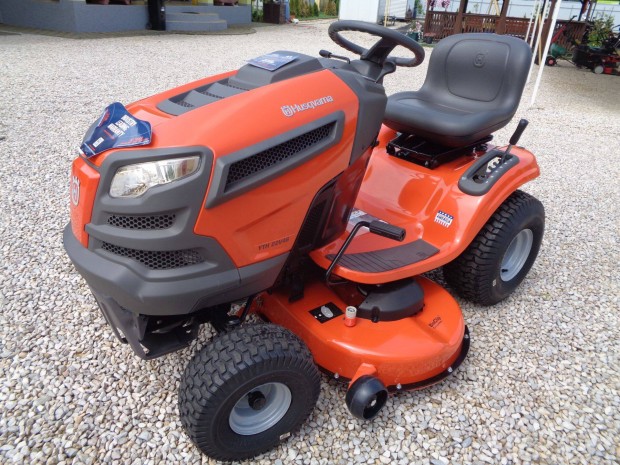 Husqvarna 22 Le USA 2 hengeres fnyrtraktor fnyr traktor