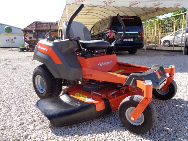 Husqvarna 22le Zero 2 henger Fnyr traktor Fnyrtraktor