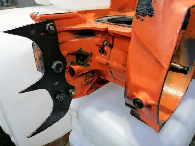 Husqvarna 285cd típusú benzines Stihl láncfűrész.