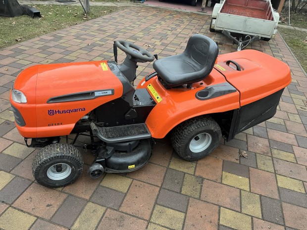 Husqvarna 2 hengeres fnyr traktor fnyrtraktor