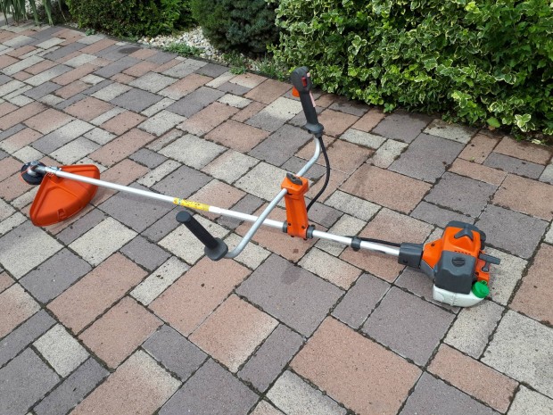 Husqvarna 327 RX bozótvágó fűkasza legkisebb profi