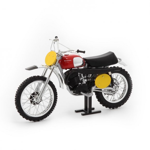 Husqvarna 400 1970-es motorkerékpár 1:12 méretarányú modell