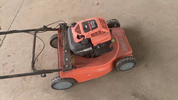 Husqvarna 6 lóerős benzines önjárós fűnyíró!