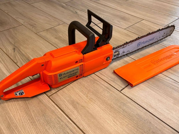 Husqvarna Electric 1600 Elektromos láncfűrész fűrész