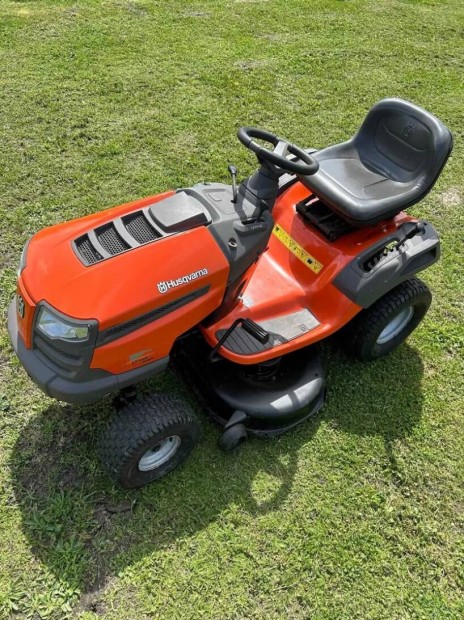 Husqvarna Fnyirt Traktor