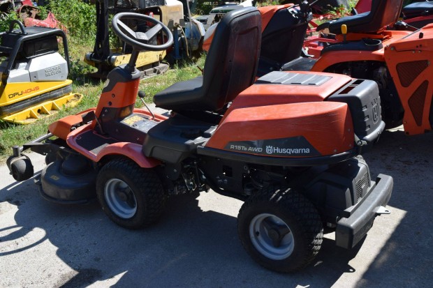 Husqvarna R15TS AWD 4X4 Trzscsukls Fnyr Traktor Fnyrtraktor