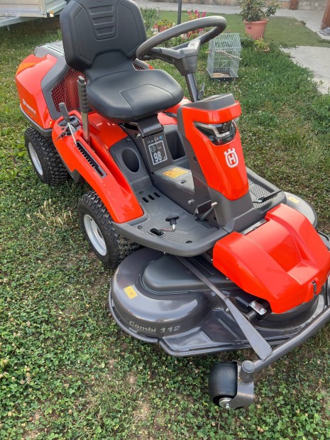 Husqvarna R316tx AWD j Fnyr traktor