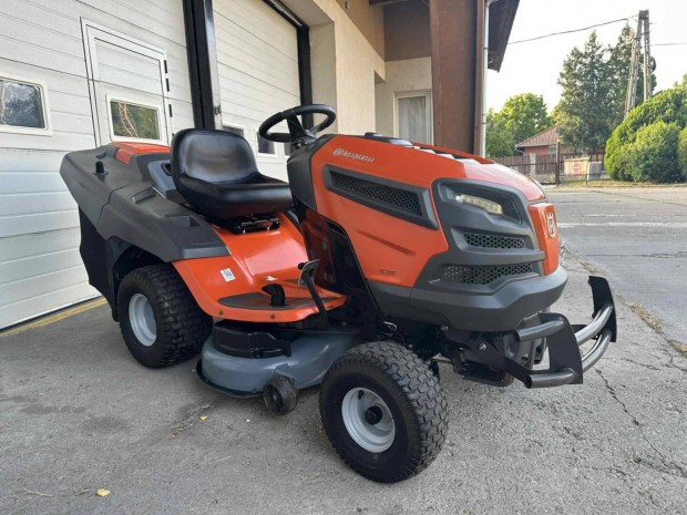 Husqvarna TC-338 V2 18HP Fűnyíró traktor Fűnyírótraktor