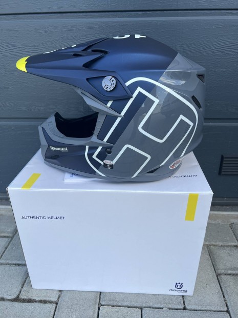 Husqvarna bukósisak cross sisak M (57-58cm) eladó