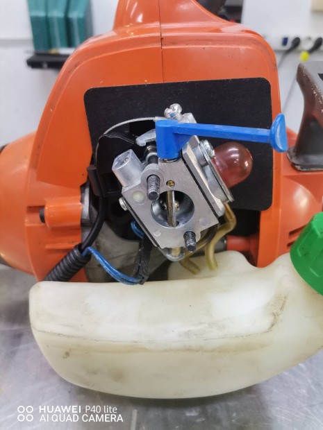 Husqvarna fűkasza, alsó adapter nélkül.