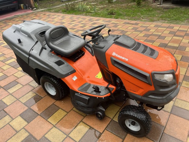 Husqvarna tc139t 2 hengeres fnyr traktor fnyrtraktor