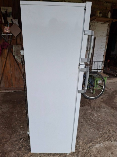 H�t�g�p,h�t�szekr�ny