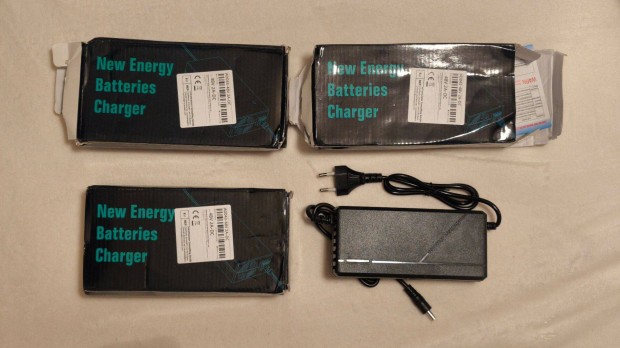 H�t�s 54.6V 2A DC tolto 48V (13S) ebike E-bike elektromos roller