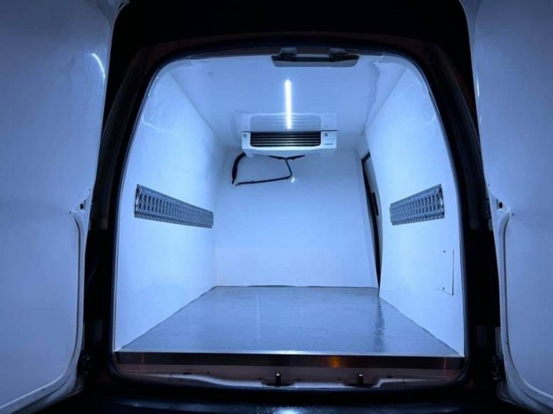 Hűtős teherautó bérlés / VW Caddy Maxi / Ndv-604 (028) / Kisteherautó