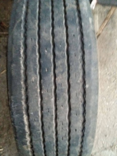 Hw 6011pótkocsi Michelin gumi