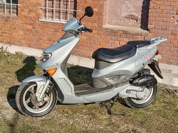 Hyosung SF 50 Racing 2t suzuki blokkos