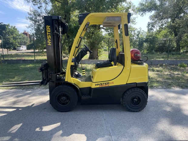 Hyster H2.5T Targonca Triplex Oldalmozgató