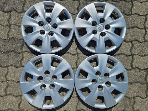Hyundai 15" gyári 4 db dísztárcsa