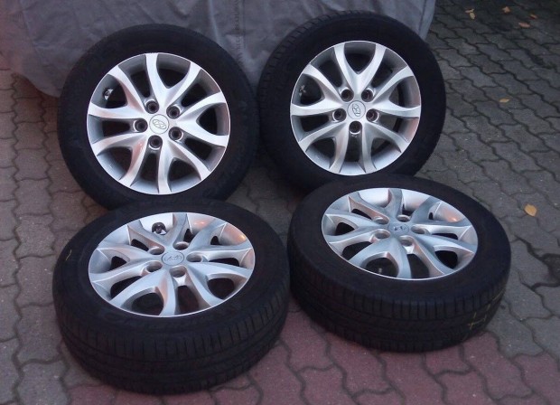 Hyundai 16 felni 16" gyári i30 alufelni Michelin nyári gumikkal 5x114